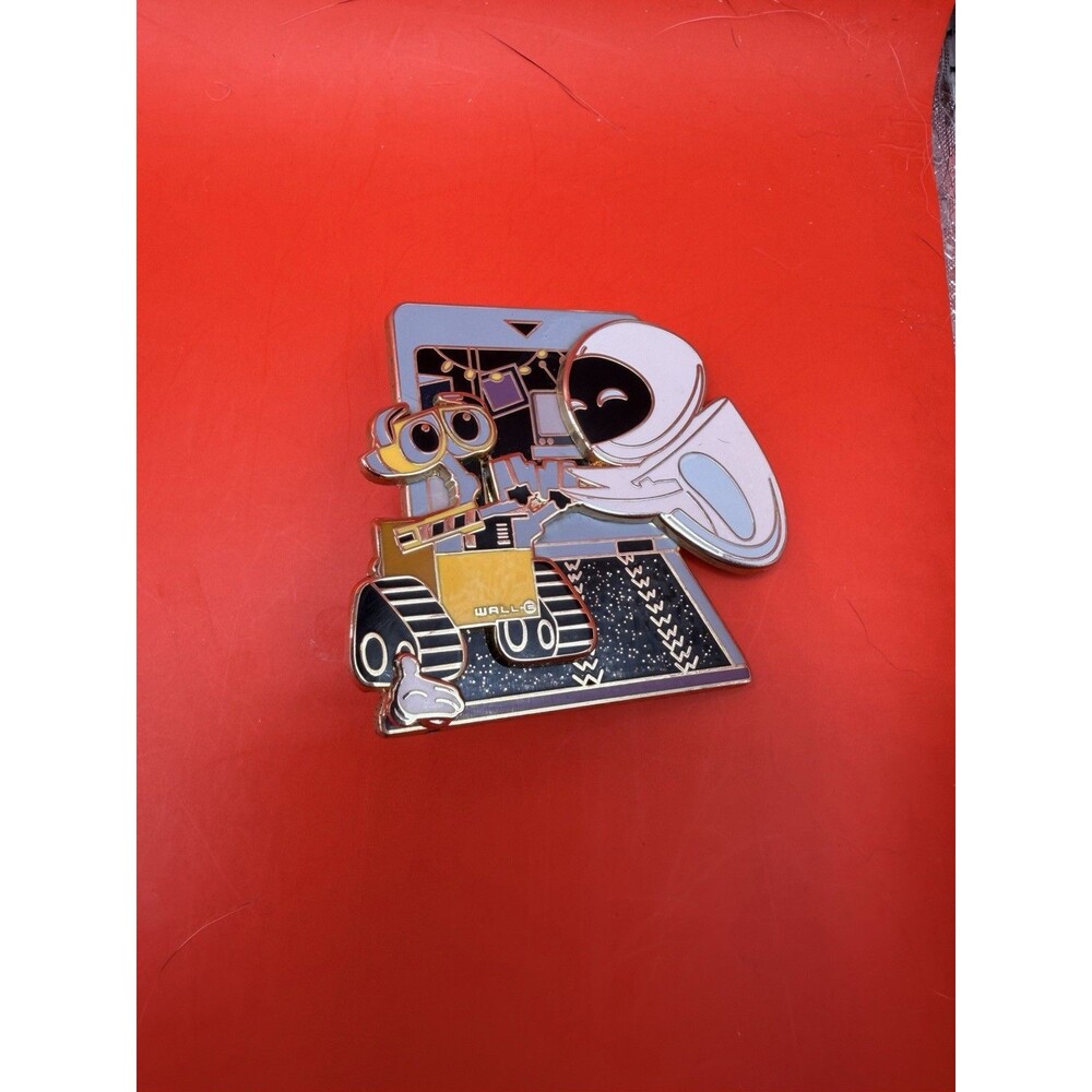 Disney WDW Wall-E and Eve White Glove LE 500 Pin Pixar